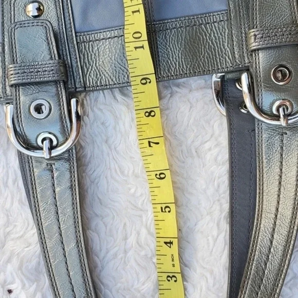 Coach pearl grey tote with patent‎ trim